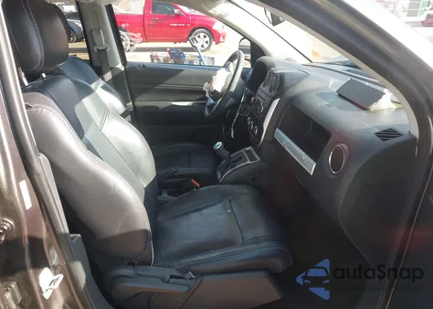 2016 Jeep Compass High Altitude Edition z USA, uszkodzony, nr VIN 1C4NJCEA9GD676987